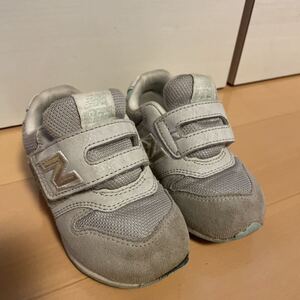 送料込み　ニューバランス new balance 996 運動靴　スニーカー 14cm 薄グレー　男女兼用　送料無料