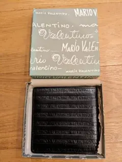 valentino 二つ折り財布