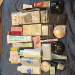 化粧品セット（Chanel, Avon, Revlonなど）