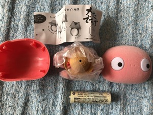 メイガニでておいで フィギュア（ちぃぼうしはメイちゃんのぼうし） どんぐり共和国 新品未使用（開封品） 左下目線