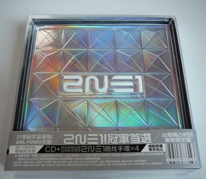 2NE1!　冠軍首選 (CD + ブレスレット)）台湾独占初回豪華限定盤 (台湾版)　送料込み