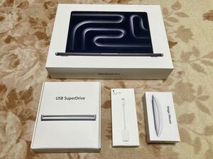 美品◆ MacBook Pro 14インチ MRX43J/A M3 Pro 12コアCPU SSD 1TB メモリ18GB スペースブラック◆純正アクセサリ付き