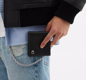 2025ss　【直営】　COACH Billfold Wallet With Chain　CZ057　　LAから最新本物をお届け!!