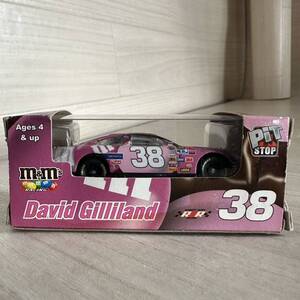 【A0278-23】未開封『AUTHENTICS 1/64 ナスカー 2007 #38 David Gilliland ピンク スーザン G コメン財団 M&M