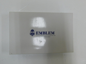 EMBLEM　エンブレム　ハンカチ　２枚セット　新品　ブルー　白　箱付き　
