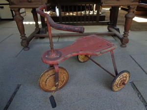 【古い三輪車】アイアン鉄製木製座面古道具アンティーク玩具昭和レトロ乗用玩具ペダルカー自転車インテリアキックボード