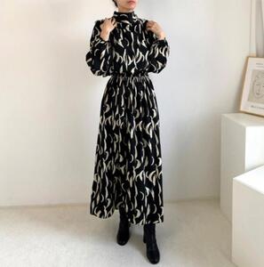 春 オシャレ レディース ワンピース ロング マキシ丈 フレアスカート プリント柄 ボウタイ装飾 長袖ワンピース 黒 F