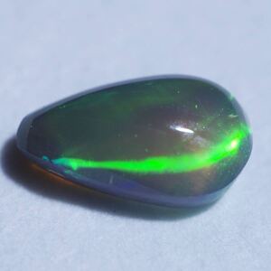 天然ブラックオパール/ルース/重さ0.31ct/サイズ縦6.0㎜ x横4.2㎜ x高2.3㎜/オーストラリア産/天然オパール/天然石