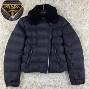 人気モデル◎PRADA プラダ ダウンジャケット ライダース型 シープスキンファー 三角ロゴプレート トライアングル ブラック レディース