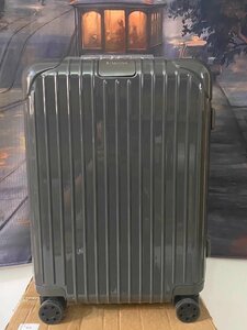 RIMOWA リモワ Essential Cabin 21インチ 36リットル 機内持ち込み Cabin スーツケース トランク グリーン 希少 中古