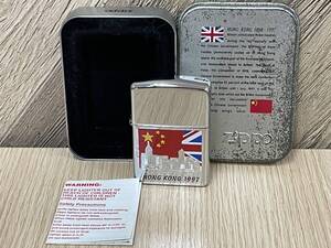 ◇絶版 未使用 Zippo ジッポー ジッポ HONG KONG 1997 香港返還記念 1997年製造 喫煙具 専用ケース缶付き【G779CK】