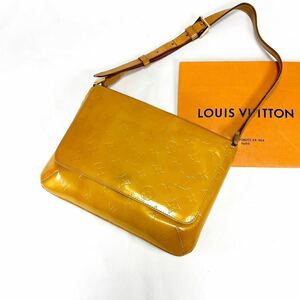 ルイヴィトン　ショルダーバッグ　パテントレザー　トンプソン　メッセンジャーバッグ　LOUIS VUITTON ヴェルニ ベージュ　イエロー