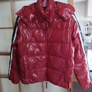デュベティカDUVETICAラインダウンジャケット赤サンプル品44サイズ