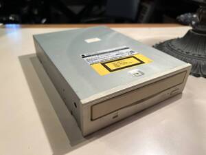 Apple CD600i