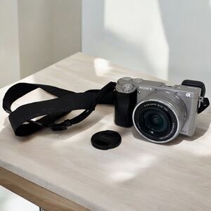 〇H SONY α6000 ILCE-6000 ボディ 動作品 ミラーレス デジタル 一眼カメラレンズ付き 写真 撮影 趣味 ソニー カメラ シルバー ブラック 