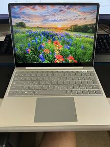 Microsoft Surface Laptop go i5-1035G1/8GB/128GB