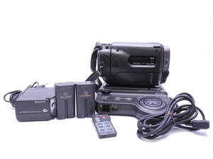 ◎SONY ソニー VideoHi8 Handycamビデオカメラレコーダー 8ミリ （ステーション・バッテリー2個・充電器付）ジャンク品扱い