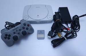 動作品 レトロゲームPS1 PlayStationプレイステーション1 SCPH-100 コントローラ, メモリカード セット (H-32)