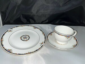  ○ WEDGWOOD ウェッジウッド OSBORNE オズボーン 金彩 カップ&ソーサー 20.6cm幅プレート 食器 3点セット 中古品 ①