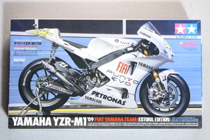 【廃番・未組立品】タミヤ MotoGP YZR-M1 FIAT YAMAHA TEAM エストリルエディション | 田宮模型 ヤマハ バイク プラモデル No.120