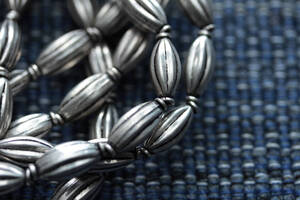 *Afghan：white metal vintage beads