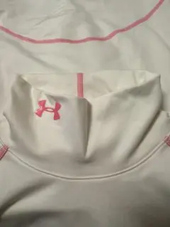 【UNDER ARMOUR】インナー　タートル　ホワイト　裏起毛