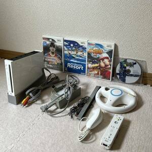 【中古美品】Nintendo Wii 本体 ソフト4本 周辺機器 電源/外部出力確認済み リモコン操作確認未 キズ/汚れ有り