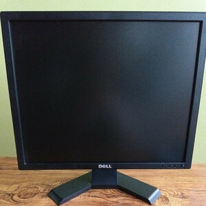 DELL REV A03 19インチ　液晶モニター★2010年製【ジャンク】【写真が全て】【動作未確認】⑲