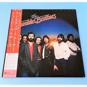 [a30]/ LP / ドゥービー・ブラザーズ (The Doobie Brothers) /『ワン・ステップ・クローサー（One Step Closer）』