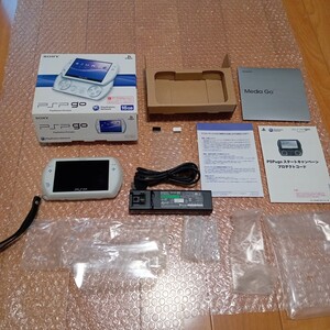 【本体・美品】 PSP go PSP-N1000 動作確認済 本体 パールホワイト レアなおまけ付き