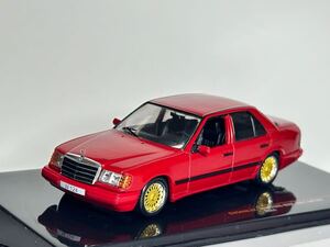 iXO 1/43 メルセデスベンツ W124 300E 1984 赤 イクソ ミディアムクラス ミニカー