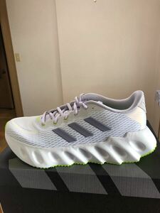 ■新品★24.5cm★ADIDAS SWICH RUN W★IF5734★レディースシューズ★ランニング★トレーニング■