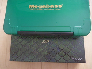 新品 メガバス Megabass ランカーランチボックス LUNKER LUNCH BOX 2024 福袋 限定 MB-3043NDDM GREEN