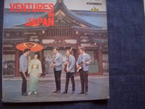 864 ★ VENTURES IN JAPAN ■1965年日本公演実況録音盤　◆赤盤 (Liberty)