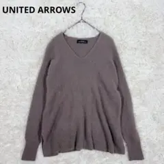 UNITED ARROWS ニット　フォックス　Ｖネック　スリット