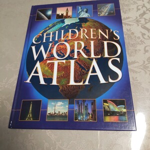 CHILDRENS WORLD ATLAS 学習　世界地図帳　php（UK）洋書　英語英国版　現代国際社会　書き込みなし　美本　ハードカバー　上質紙　