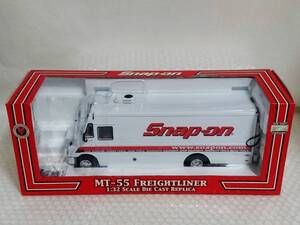 内箱未開封品+廃盤品　Crown Premiums　CROWN JEWELS COLLECTION　1/32　Snap-on　MT-55　FREIGHTLINER　#SSX2452　フレイトライナー