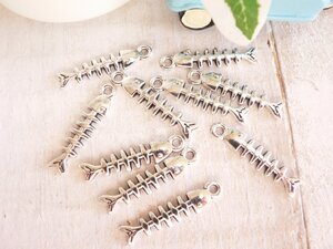 チャーム　サカナ　魚　フィッシュ　10個　　ペンダントヘッド　ファスナートップ　手芸　パーツ　ハンドメイド　材料　　#4703