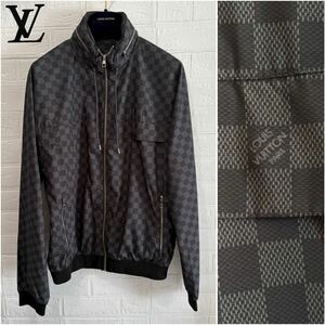 ☆未使用LOUIS VUITTON ルィヴィトン ダミエグラフィット 総柄 2WAY フード付 ナイロン ブルゾン パーカー ジャケット 収納ポーチ付 メンズ