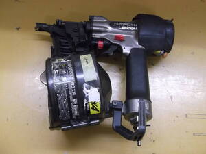 工1289-386♪【80～】ジャンク品 HITACHI 日立 NV65HMJ 高圧ロール釘打機