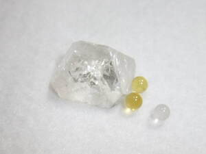 アポフィラト魚眼石apophylite結晶原石 19.35ct 天然石!劈開性くっきり!　1　ルースと丸玉クォーツ系等セット色々まとめて同梱可能 765-1