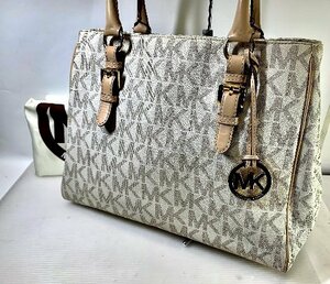 MICHAEL KORS　マイケルコース MKシグネチャー ショルダーバッグ　ベージュ　ホワイト