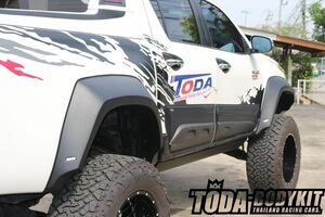 TOYOTA HILUX TODA オーバーフェンダー ５インチ GUN125 ハイラックス Ｘ Z 個人宅発送可 TDSV5