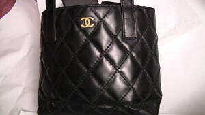 CHANEL　革バック