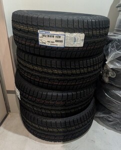 ヨコハマタイヤ　スタッドレスタイヤ　265/70 R16　OBGS6S