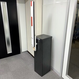 @S1235 直接引取限定品 ジャンク品/動作保証無し HIKVISION Smart Barrier Gate System DS-TMG5A0K 重量約51kg