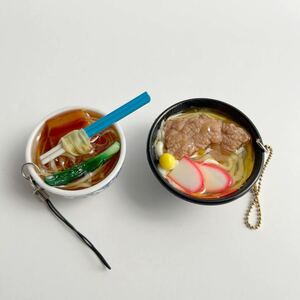 ミニ食品サンプル　マスコット　醤油ラーメン　肉うどん　キーホルダー　フィギュア　フェイクフード　食べ物 ままごと ドール小物