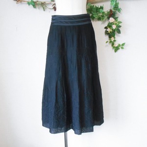 コムサ デ モード COMME CA DU MODE 麻 混 春夏 向き 刺繍 の 素敵 な ロング スカート 黒 9