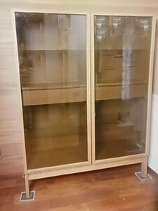 直接引取OK　IKEA　イケア　STOCHOLM　ストックホルム　木製　キャビネット　 ガラス扉　大型収納　引き出し２個　沢山の収納できます