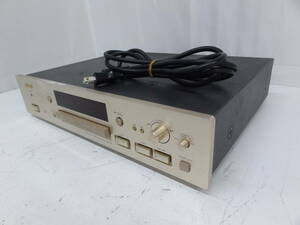 〔TEAC〕　ティアック　CDプレーヤー　VRDS-8